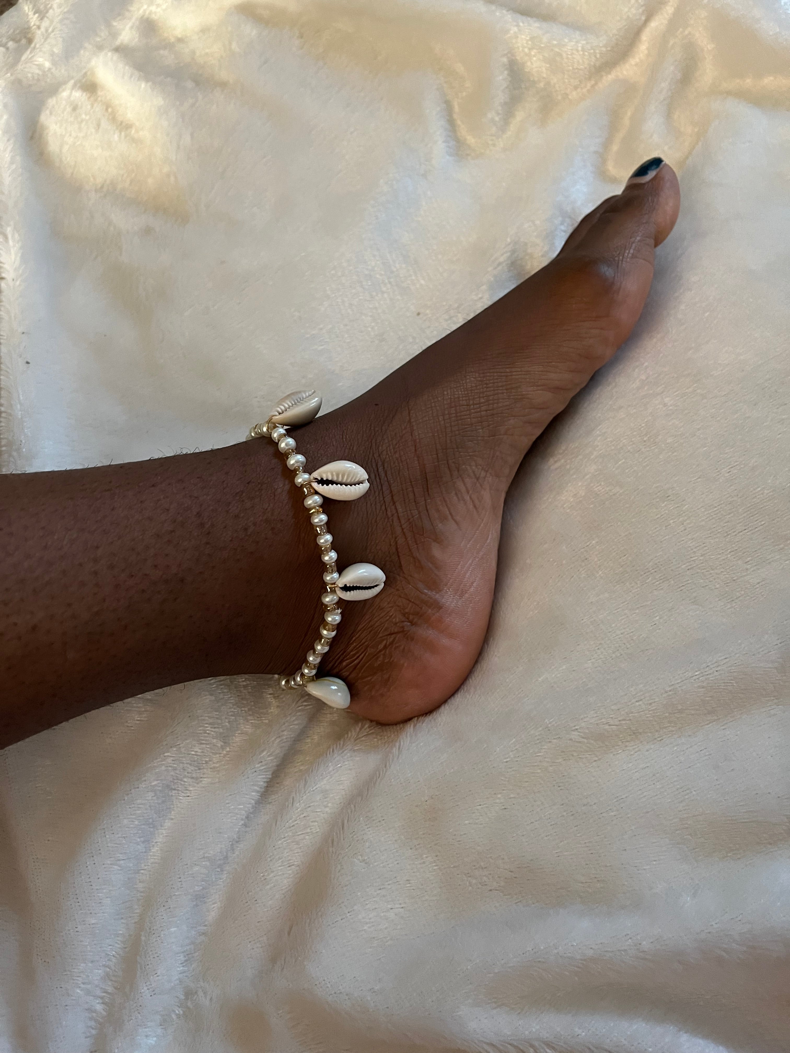 Tobillera de concha de cauri